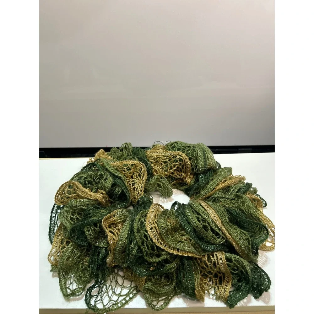 Green Gold Ruffle Scarf Knit Lightweight Fashion Accessory‎